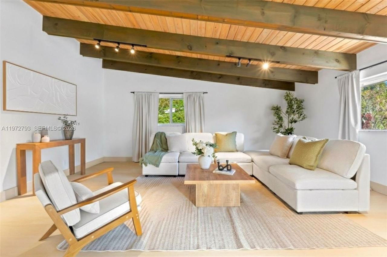 1905 Nw 62nd Ter - Photo 6 of 27