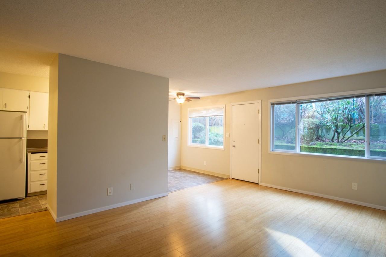 3725 Se Rhine St #B4 - Photo 2 of 11