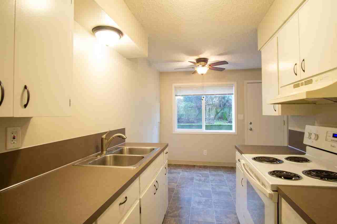 3725 Se Rhine St #B4 - Photo 7 of 11