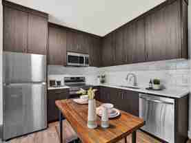 7350 N Greenwich Ave - Photo 1 of 1