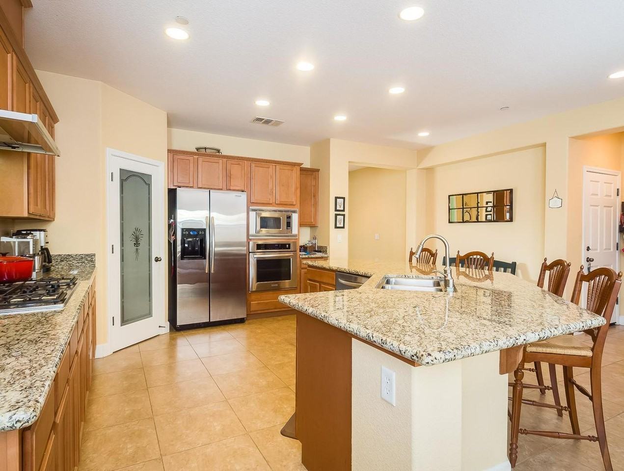 2383 Mack Pl - Photo 2 of 12