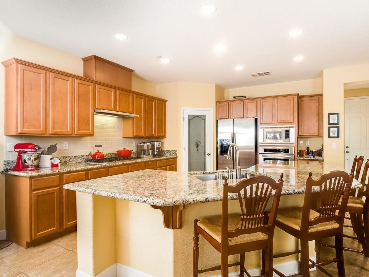 2383 Mack Pl - Photo 3 of 12