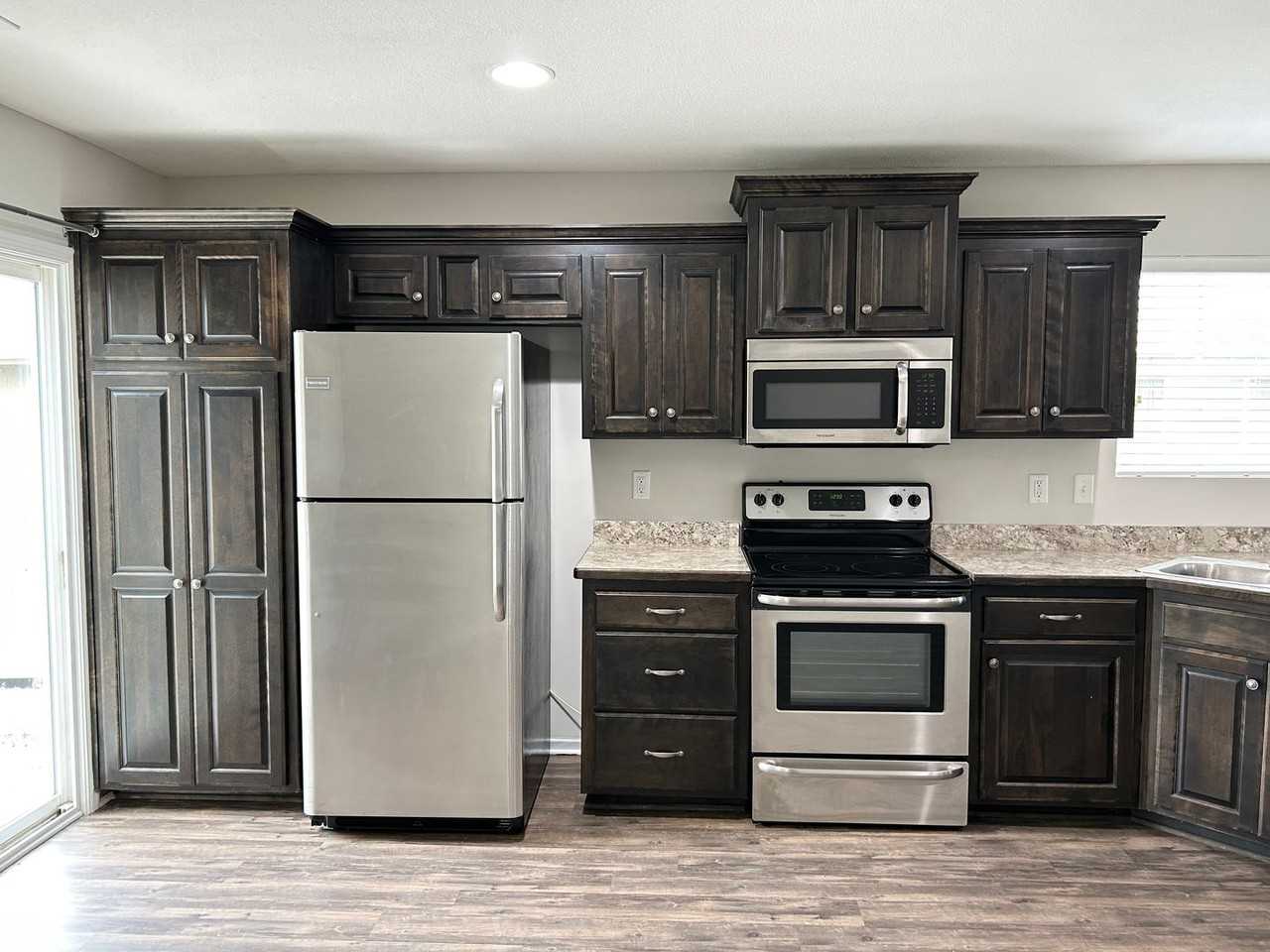 412 S Monroe St - Photo 4 of 18