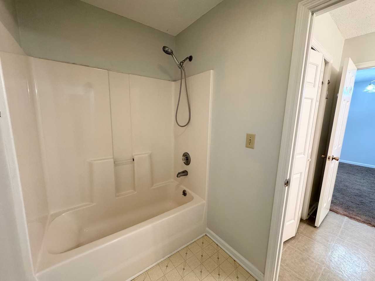 4371 Lakeside Dr - Photo 6 of 9