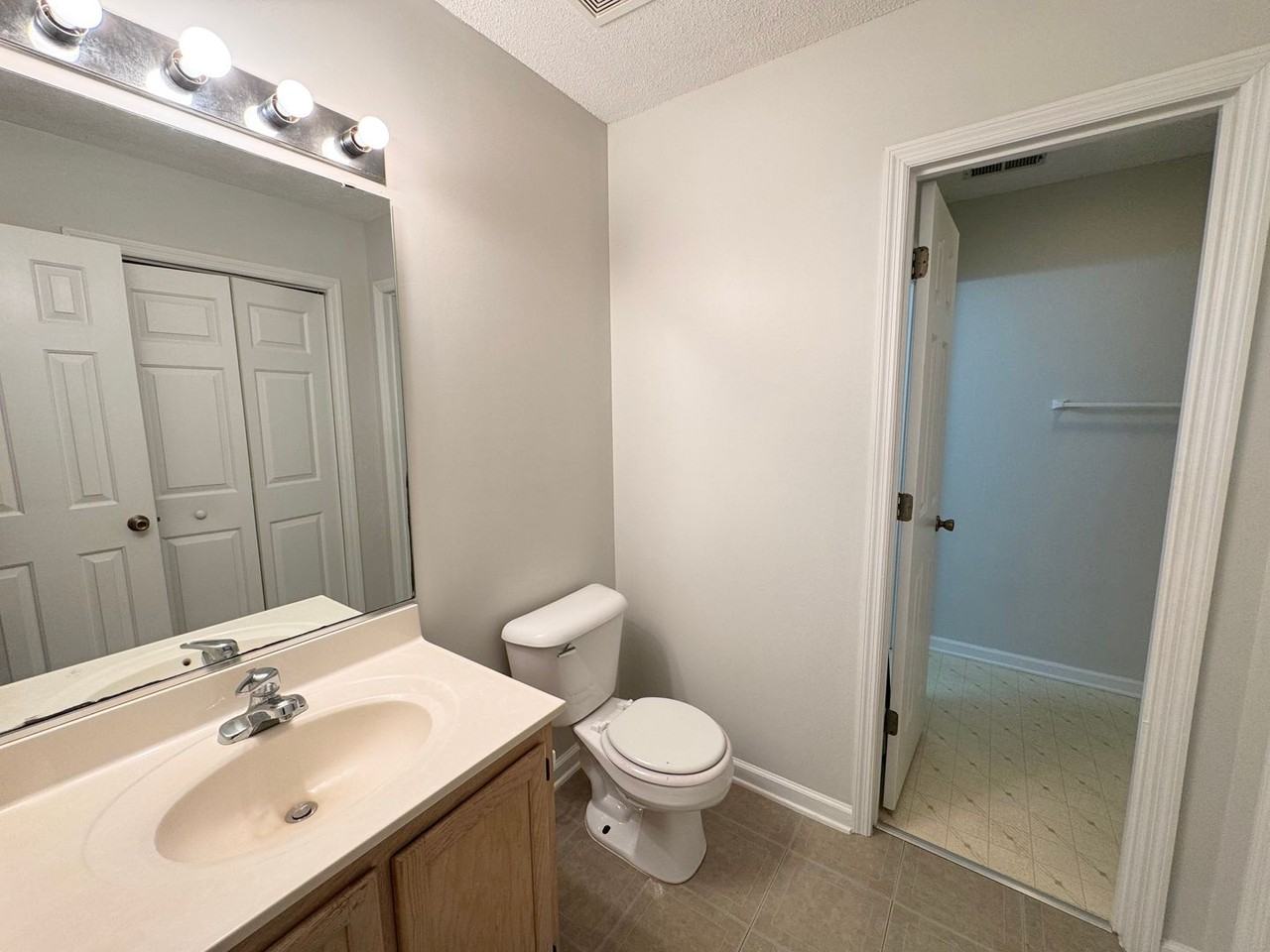 4371 Lakeside Dr - Photo 7 of 9