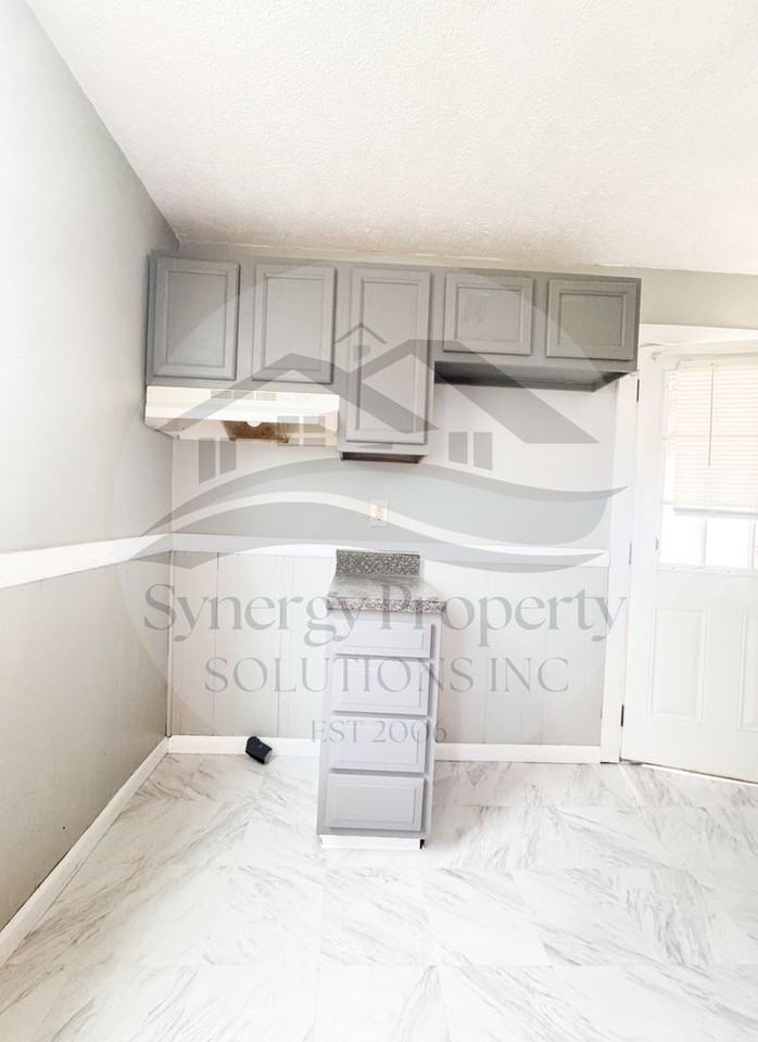 328 N Columbus St - Photo 7 of 10