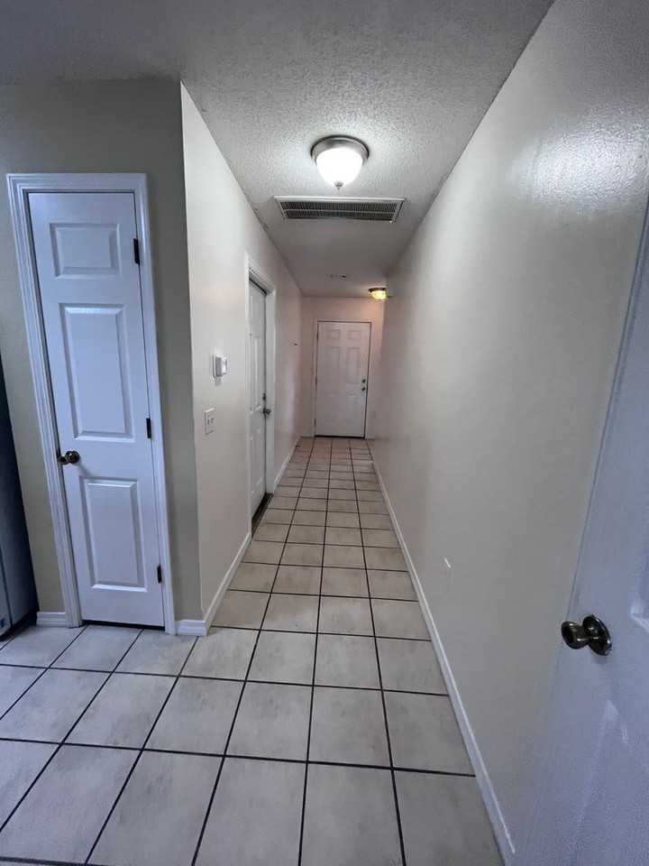 211 Johnson Ct - Photo 5 of 16