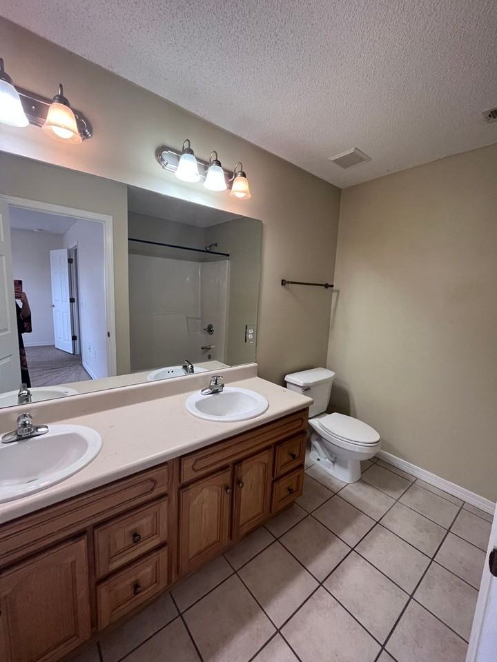 211 Johnson Ct - Photo 7 of 16