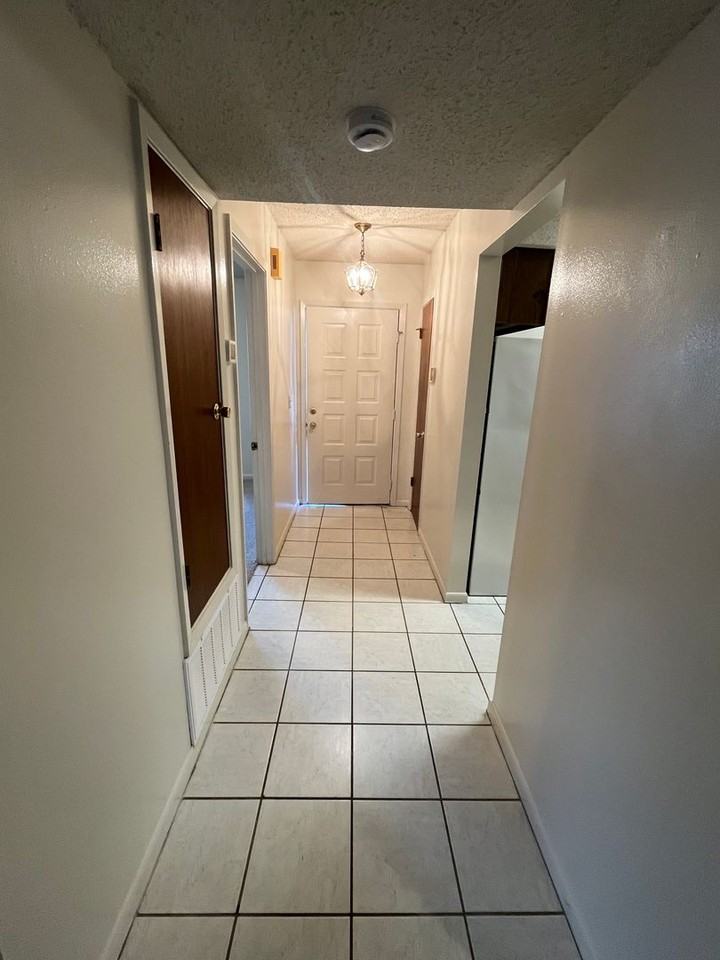 114 Classic Ct - Photo 6 of 23