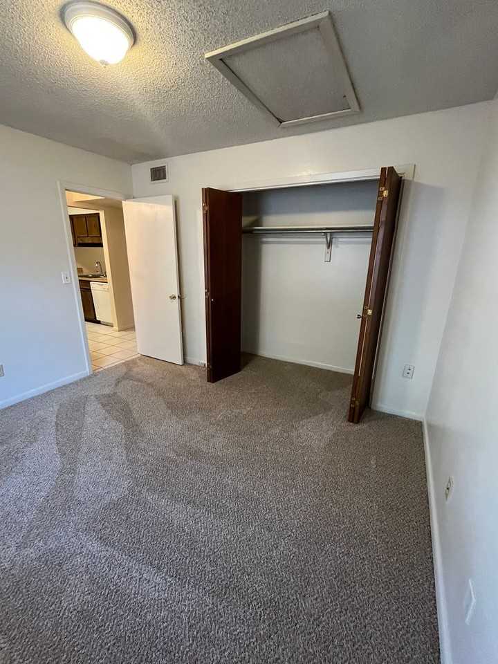 114 Classic Ct - Photo 7 of 23