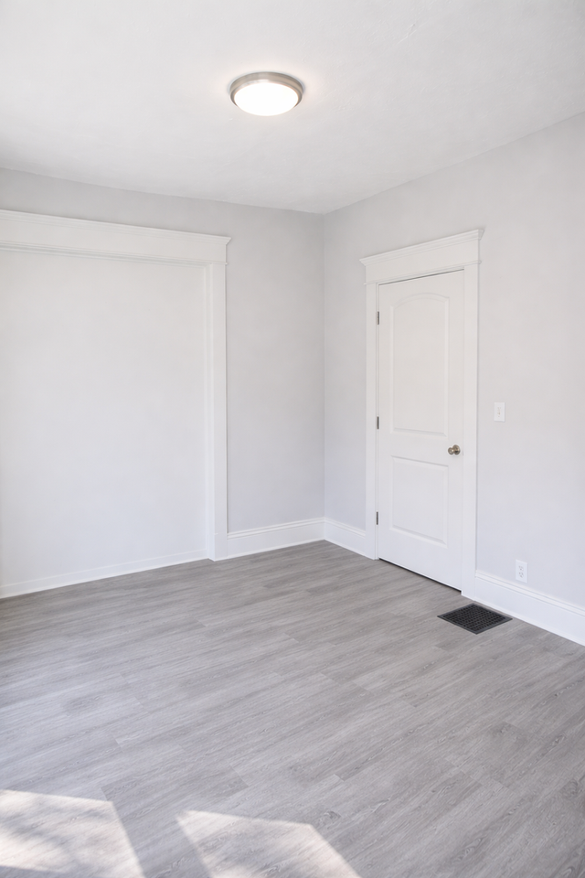 1212 Shorb Ave Nw #1 - Photo 6 of 8