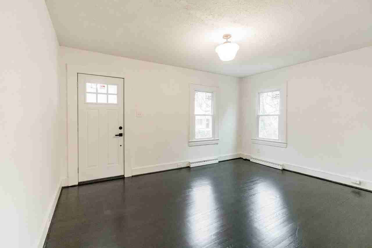 728 Mulberry St - Photo 3 of 19