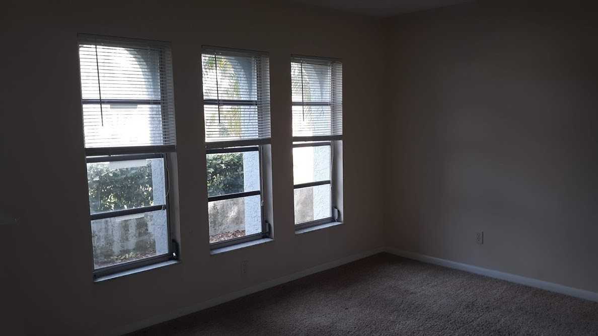 3832 Se 7th Ave - Photo 3 of 11