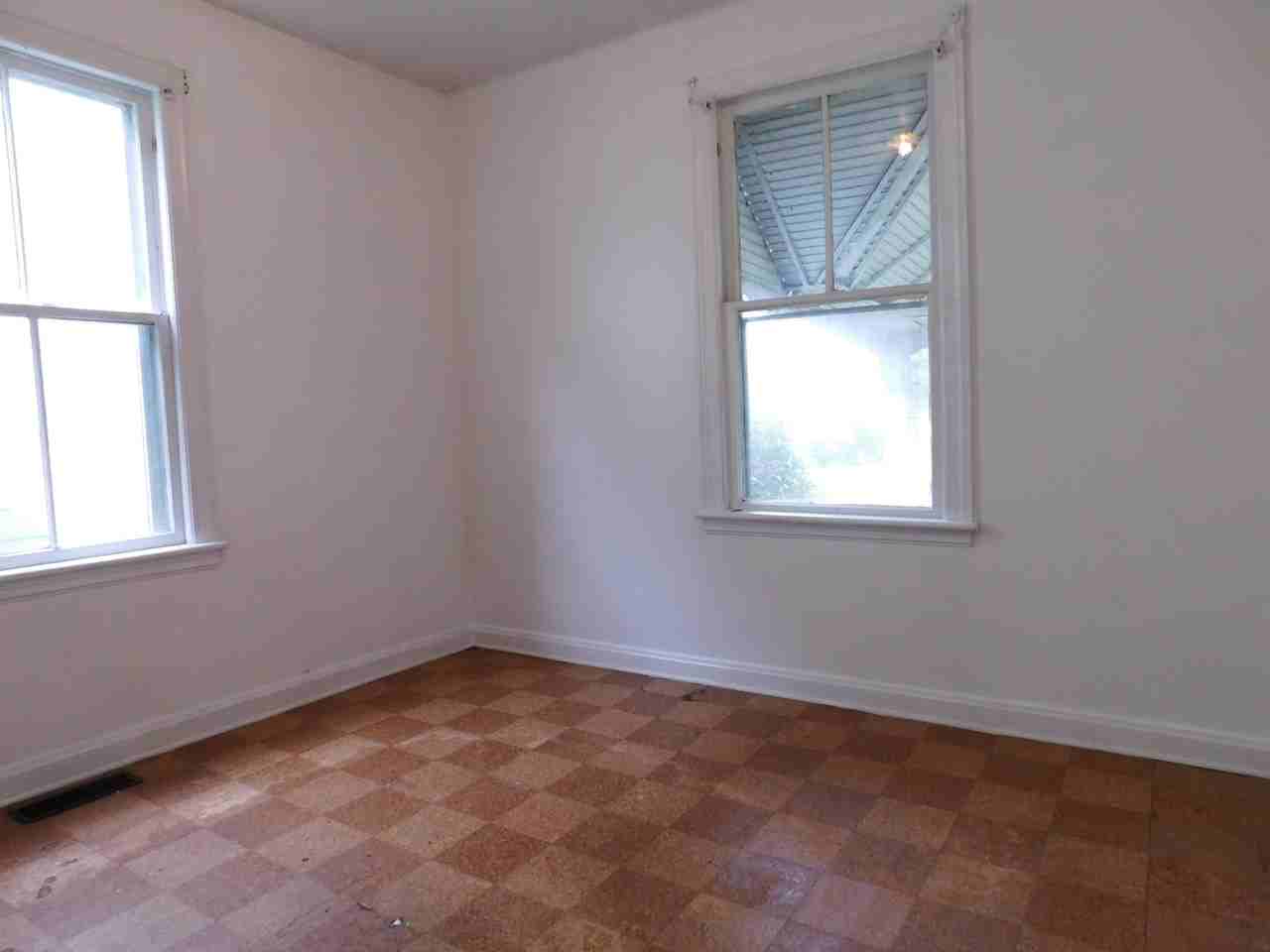 204 Wadsworth St - Photo 2 of 7