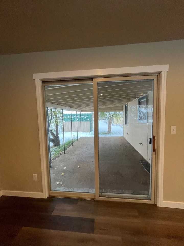 1028 5th Ave E - Photo 4 of 13