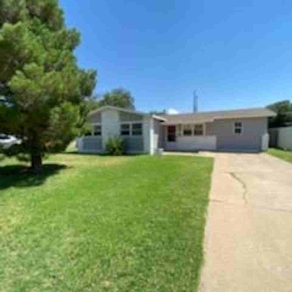 313 52nd St - Photo 2 of 14