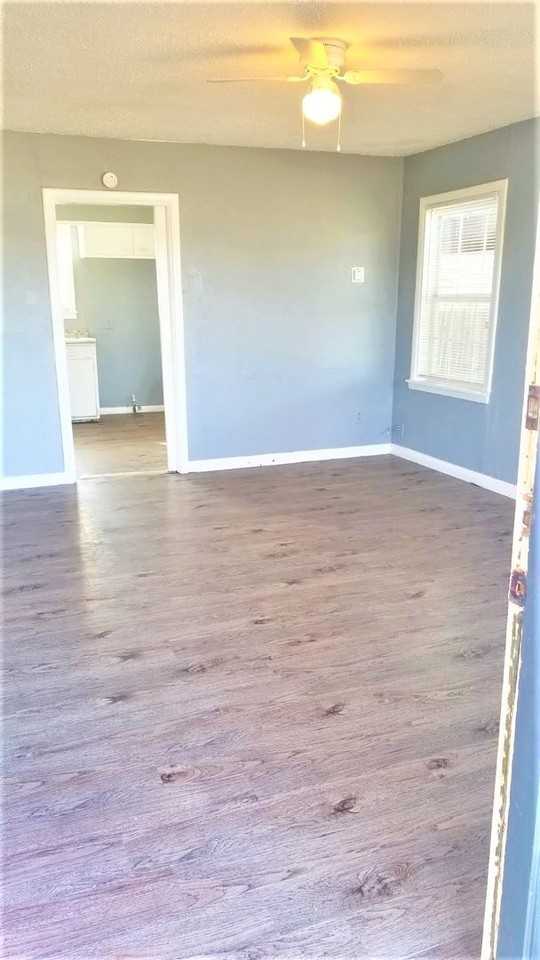 2035 63rd St - Photo 3 of 12