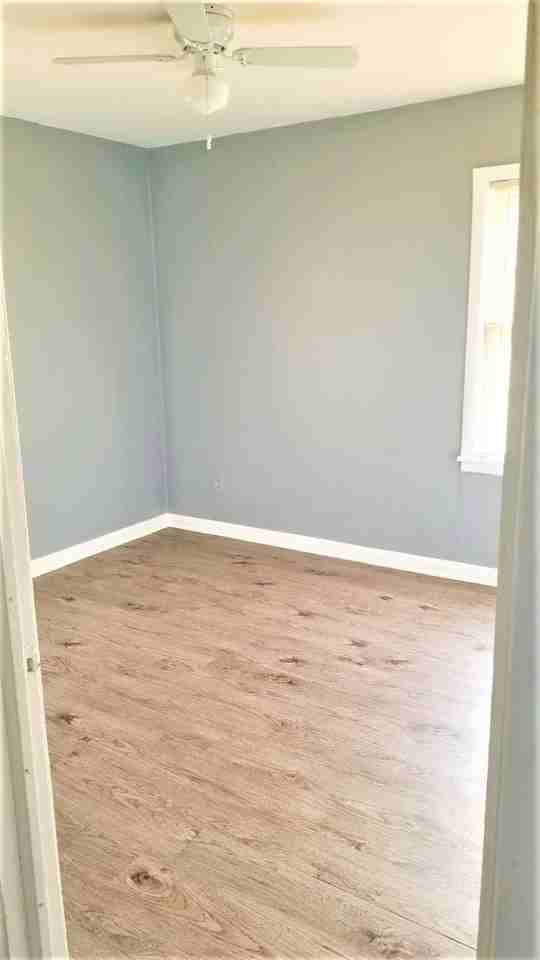 2035 63rd St - Photo 4 of 12