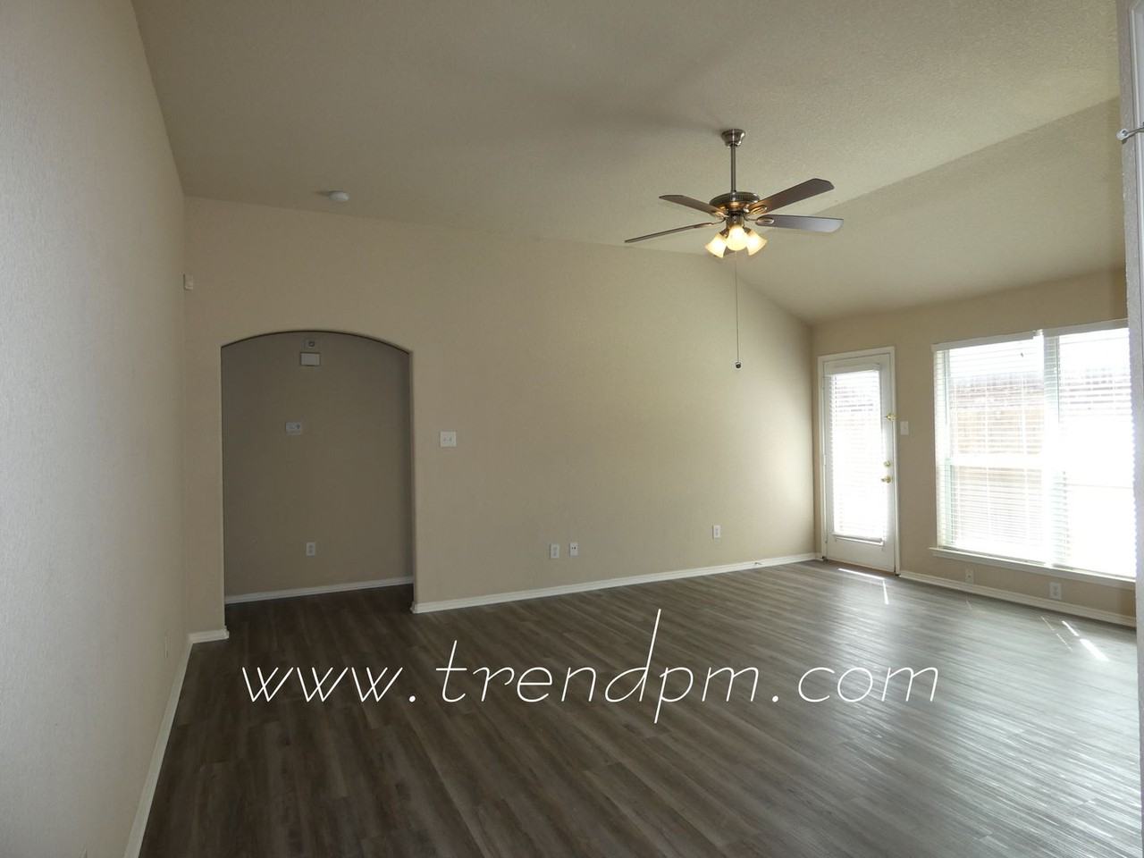 10712 Irish Glen Trl - Photo 2 of 15