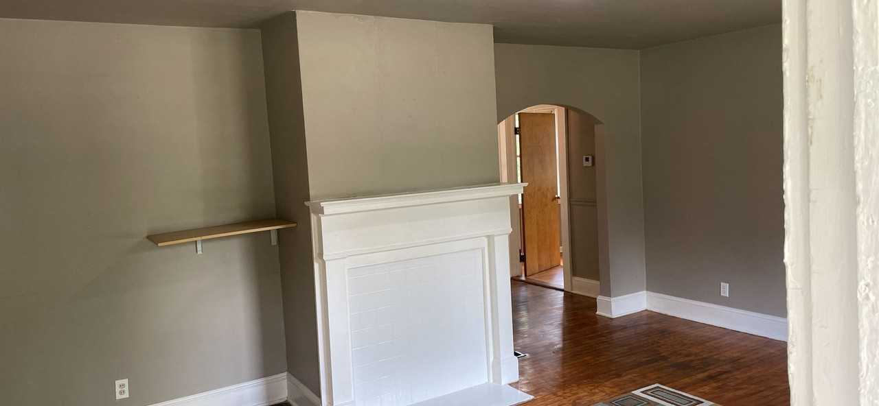 1520 Kings Rd - Photo 3 of 14