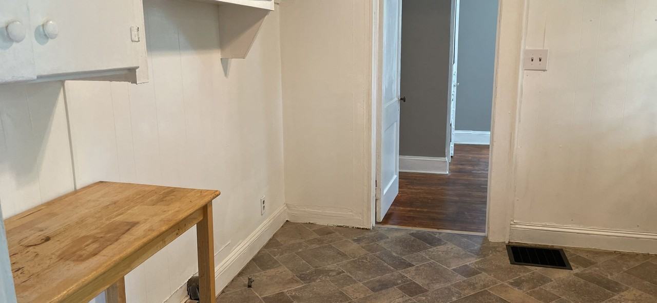 1520 Kings Rd - Photo 5 of 14