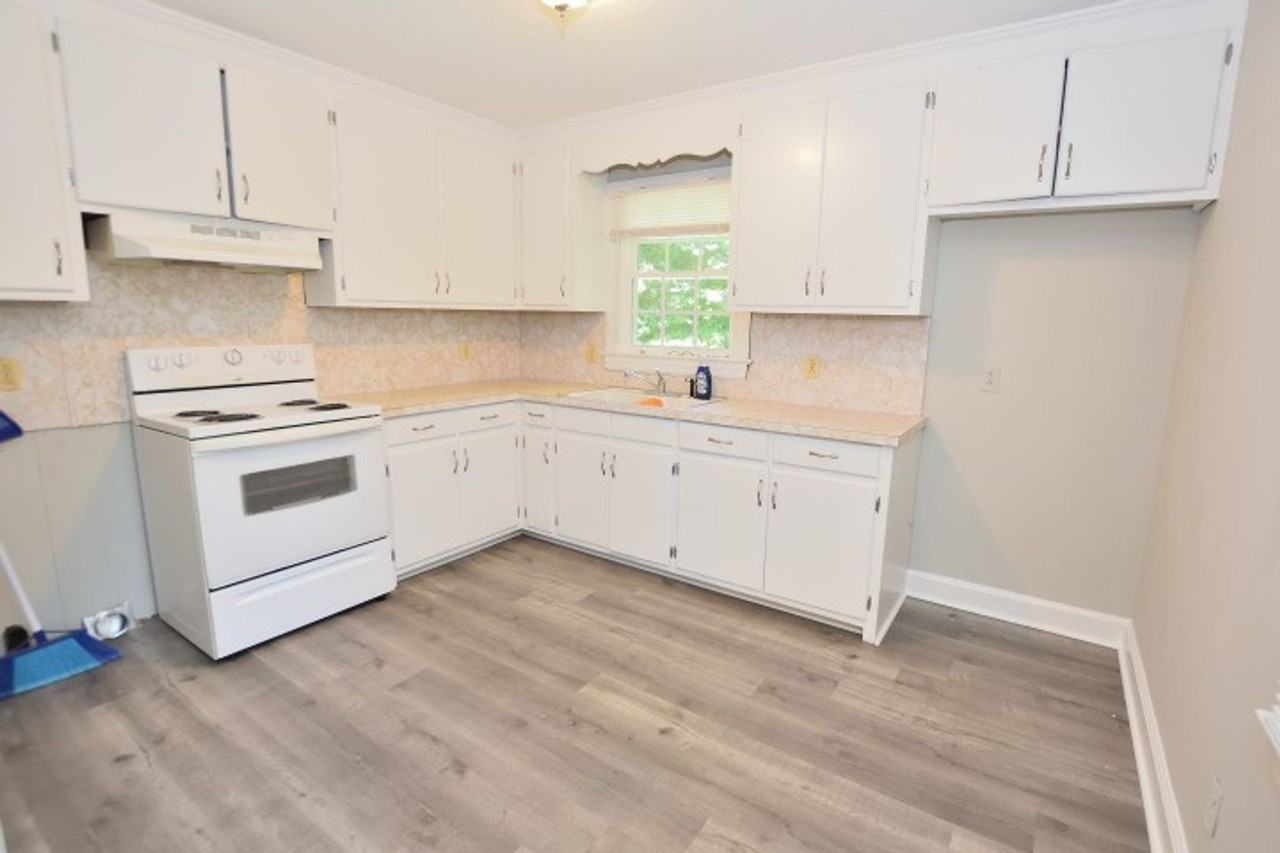 608 E Cockrell St - Photo 4 of 11