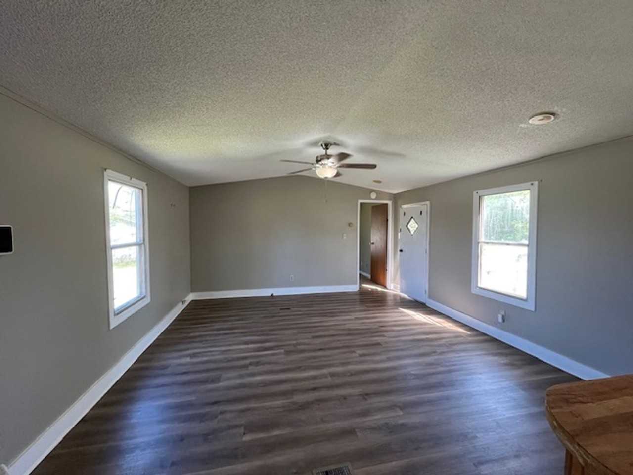 2833 Fogg Rd S - Photo 2 of 11