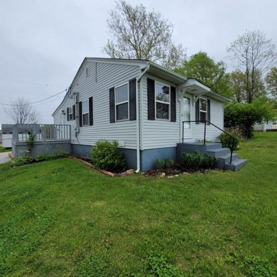 3375 Old Highway 100 - Photo 2 of 28