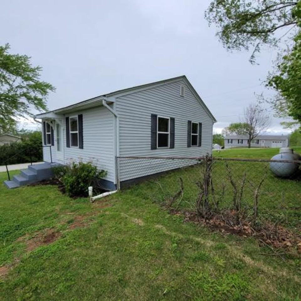 3375 Old Highway 100 - Photo 3 of 28