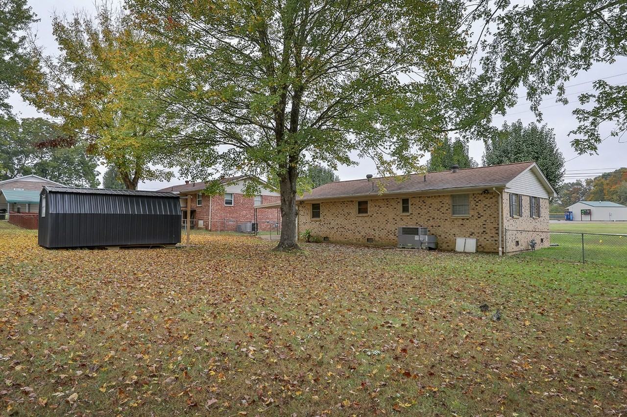 684 Evergreen St - Photo 3 of 10