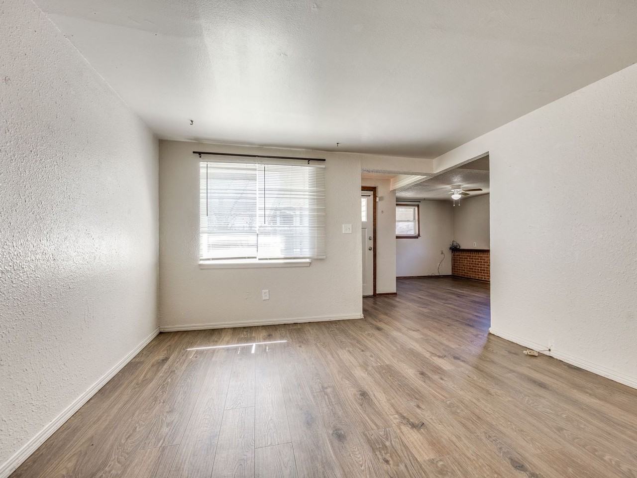 3637 Firethorn Dr - Photo 5 of 15