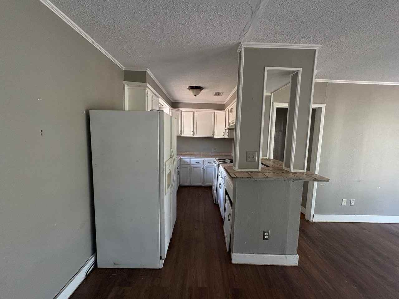 704 S 22nd Ave - Photo 3 of 10