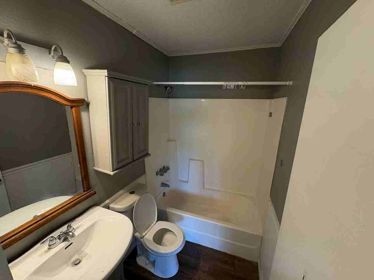 704 S 22nd Ave - Photo 6 of 10