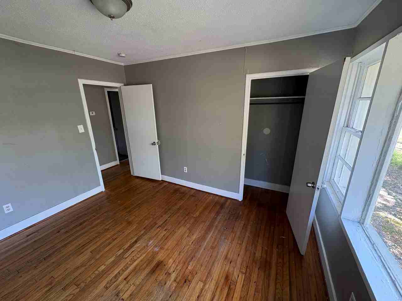 704 S 22nd Ave - Photo 7 of 10