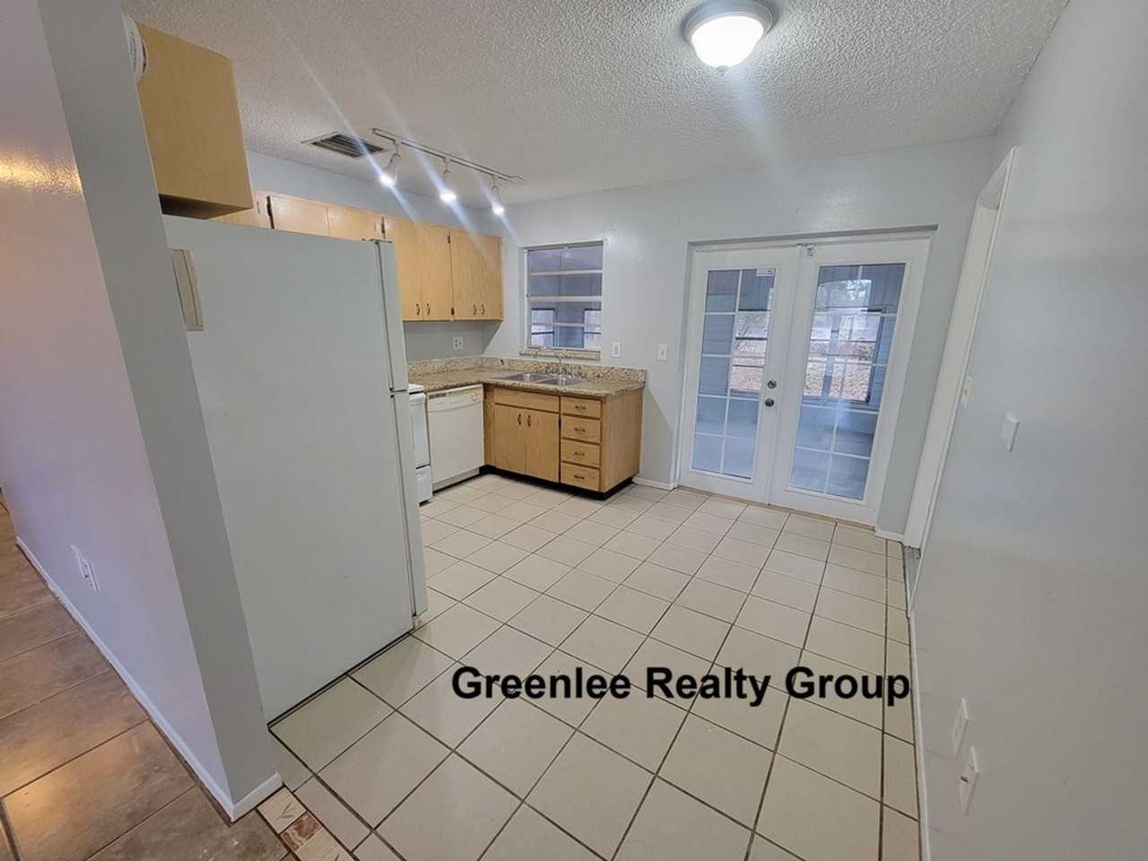 6922 Westend Ave - Photo 5 of 18