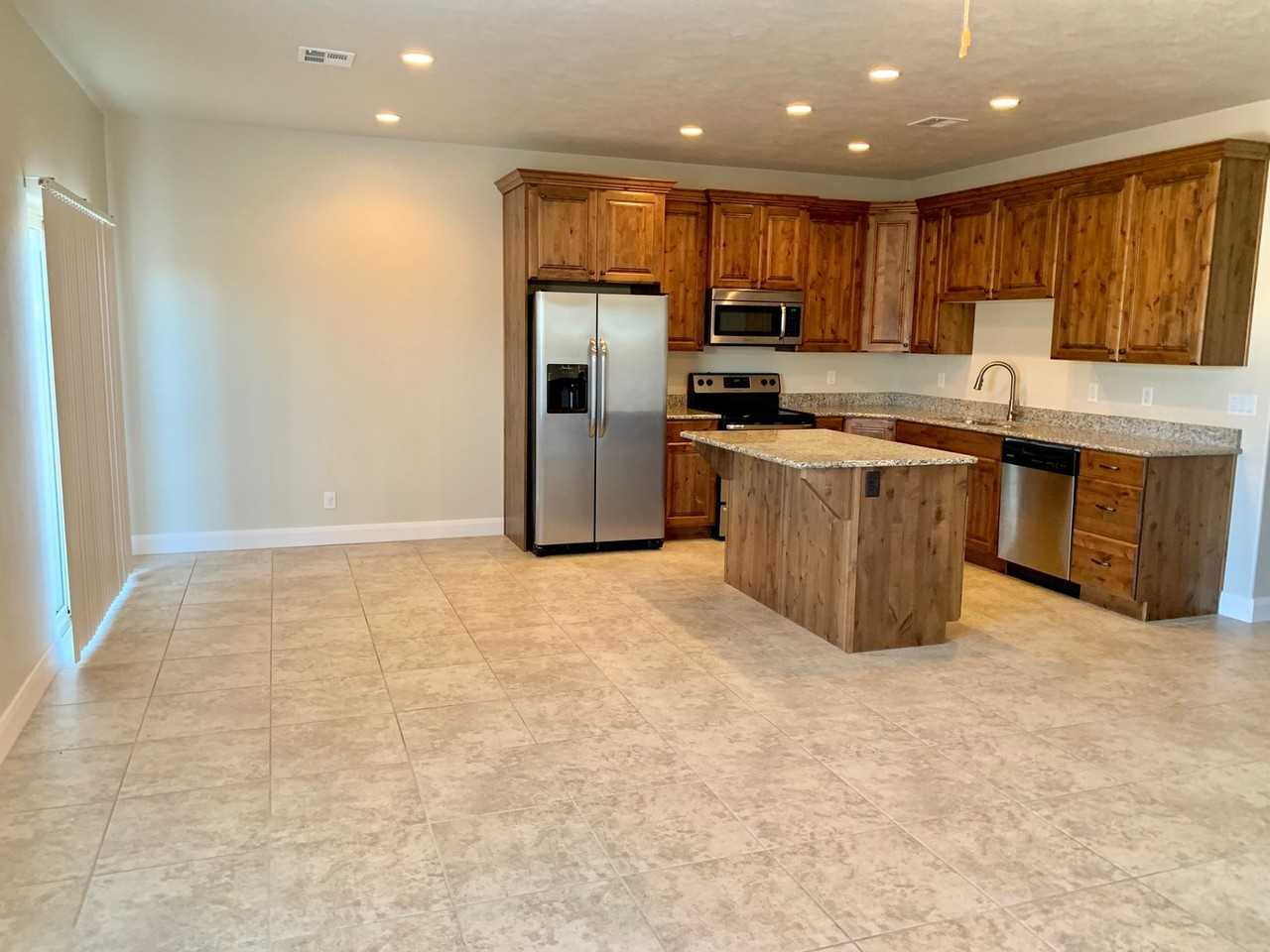 2525 Bella Vista Dr - Photo 3 of 19