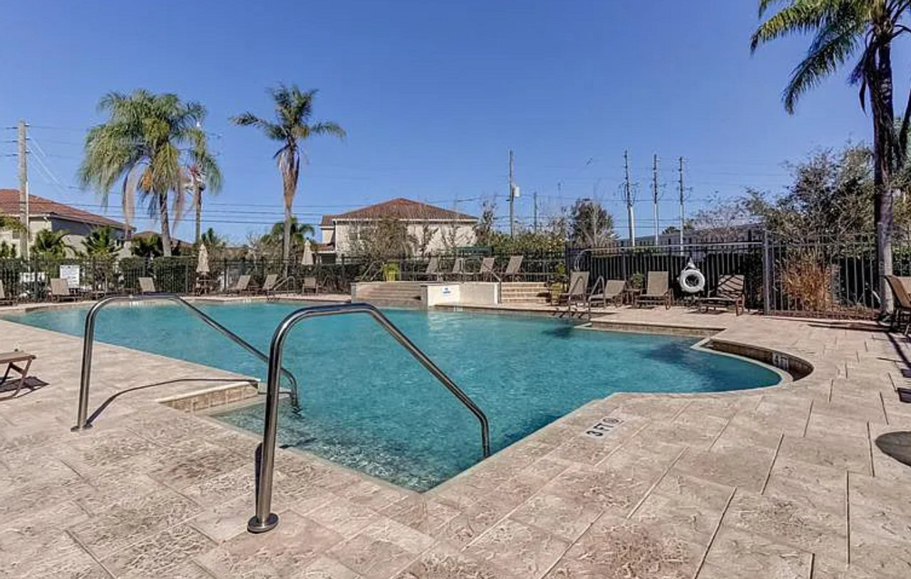 595 52nd Ave N - Photo 2 of 32