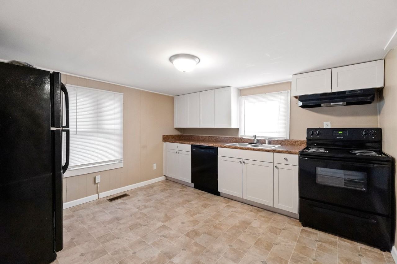 109 Chapel St - Photo 4 of 22