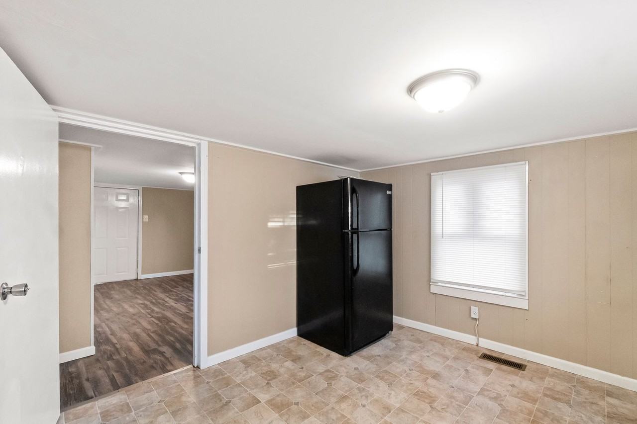 109 Chapel St - Photo 7 of 22