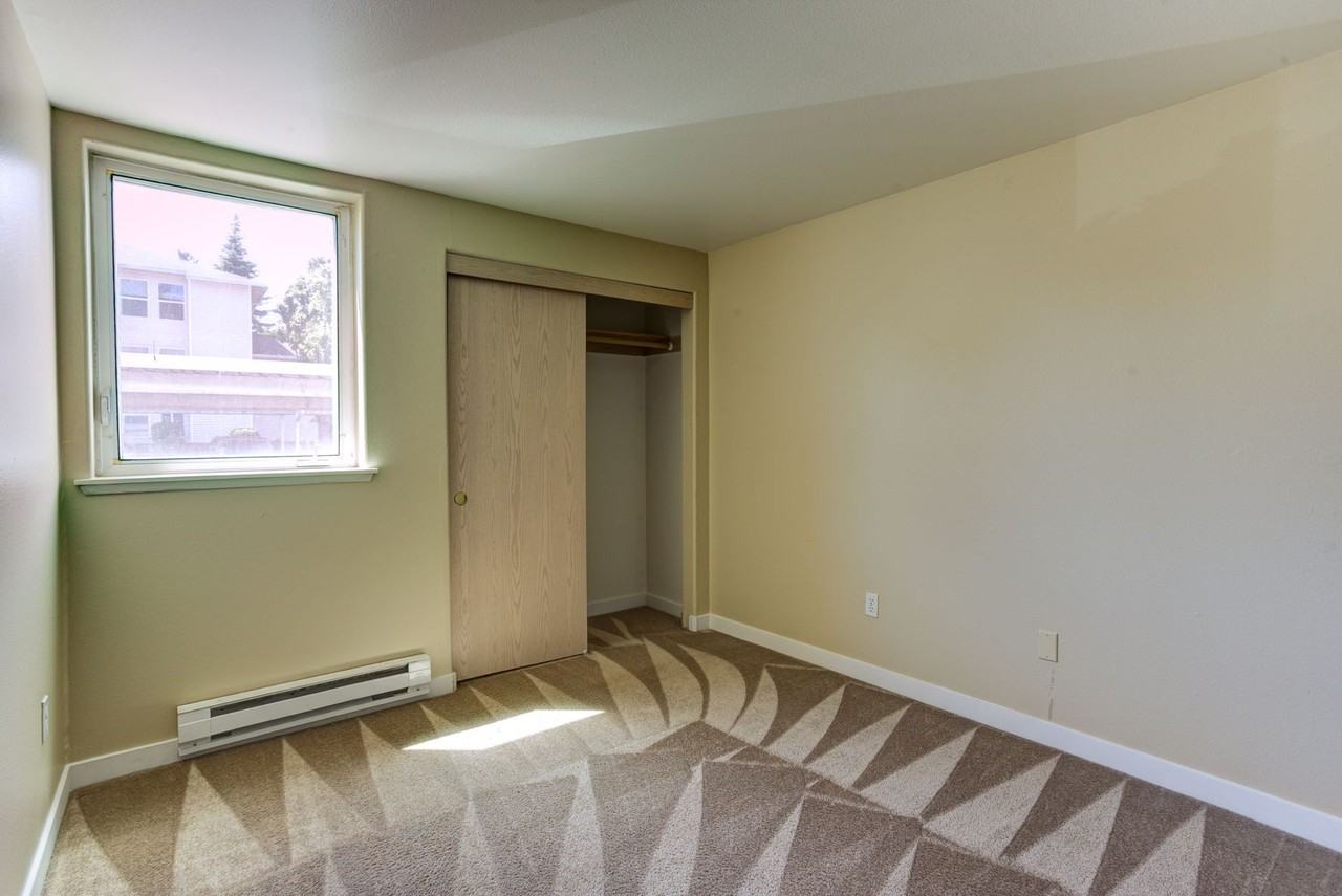 Creekside Apartments^ - Photo 4 of 30