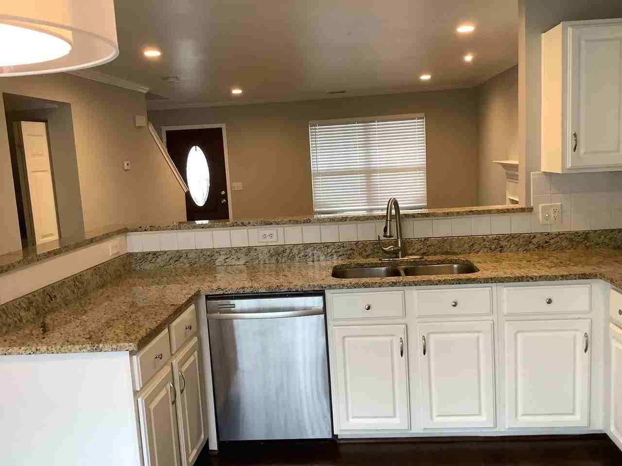 3712 Springwater Dr - Photo 5 of 24