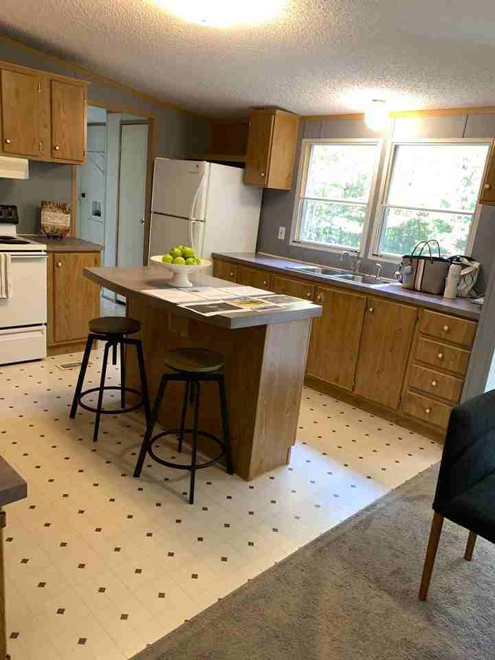 77 Goldmont St - Photo 3 of 6