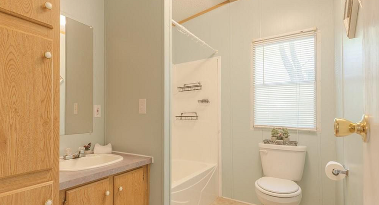 77 Goldmont St - Photo 6 of 6