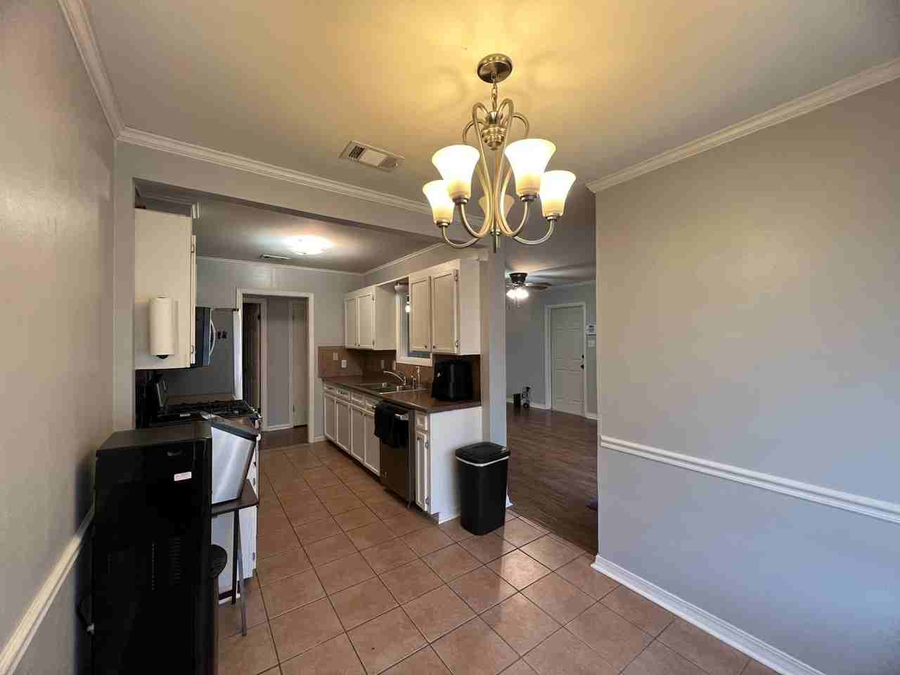 2527 Tilman Dr - Photo 7 of 21