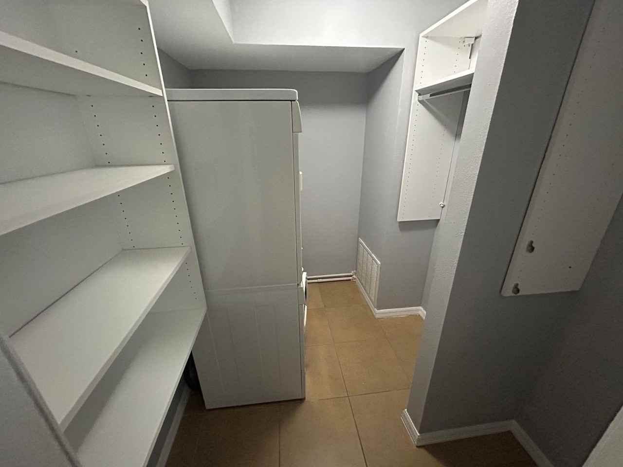 2066 Arlington St - Photo 5 of 5