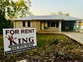 featured image of 1033 W 33rd St