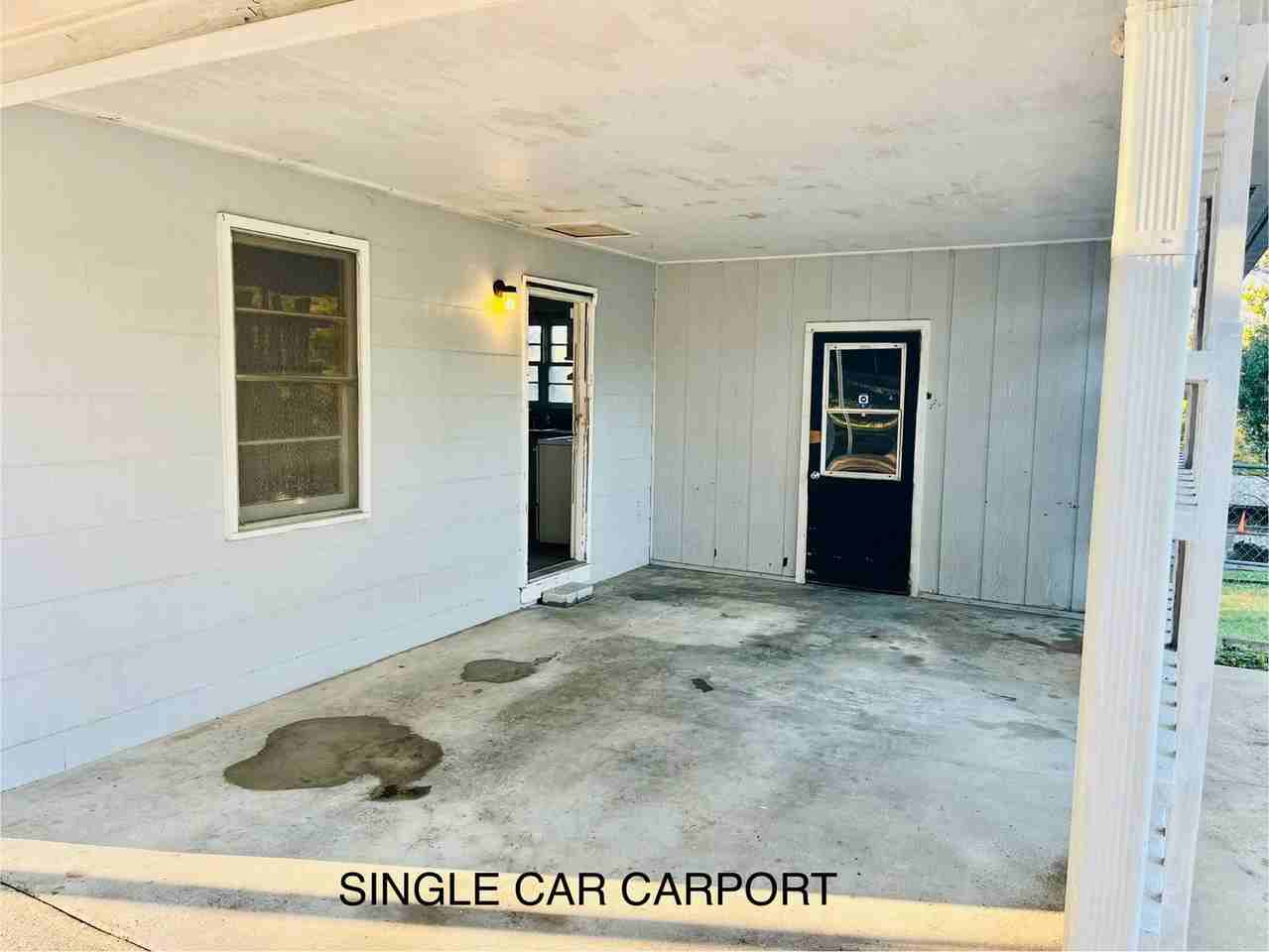 1033 W 33rd St - Photo 3 of 16