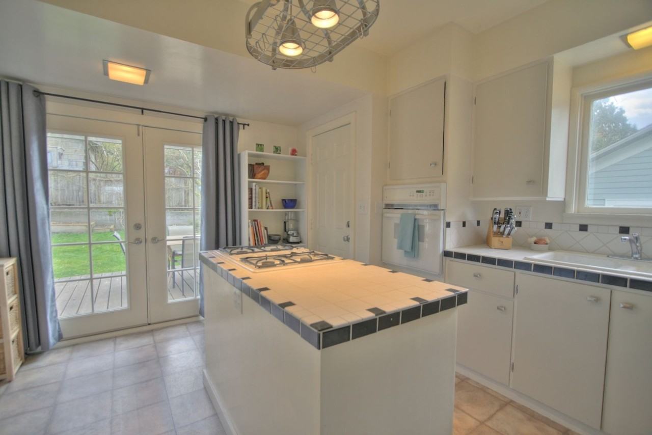 5718 29th Ave Ne - Photo 7 of 15