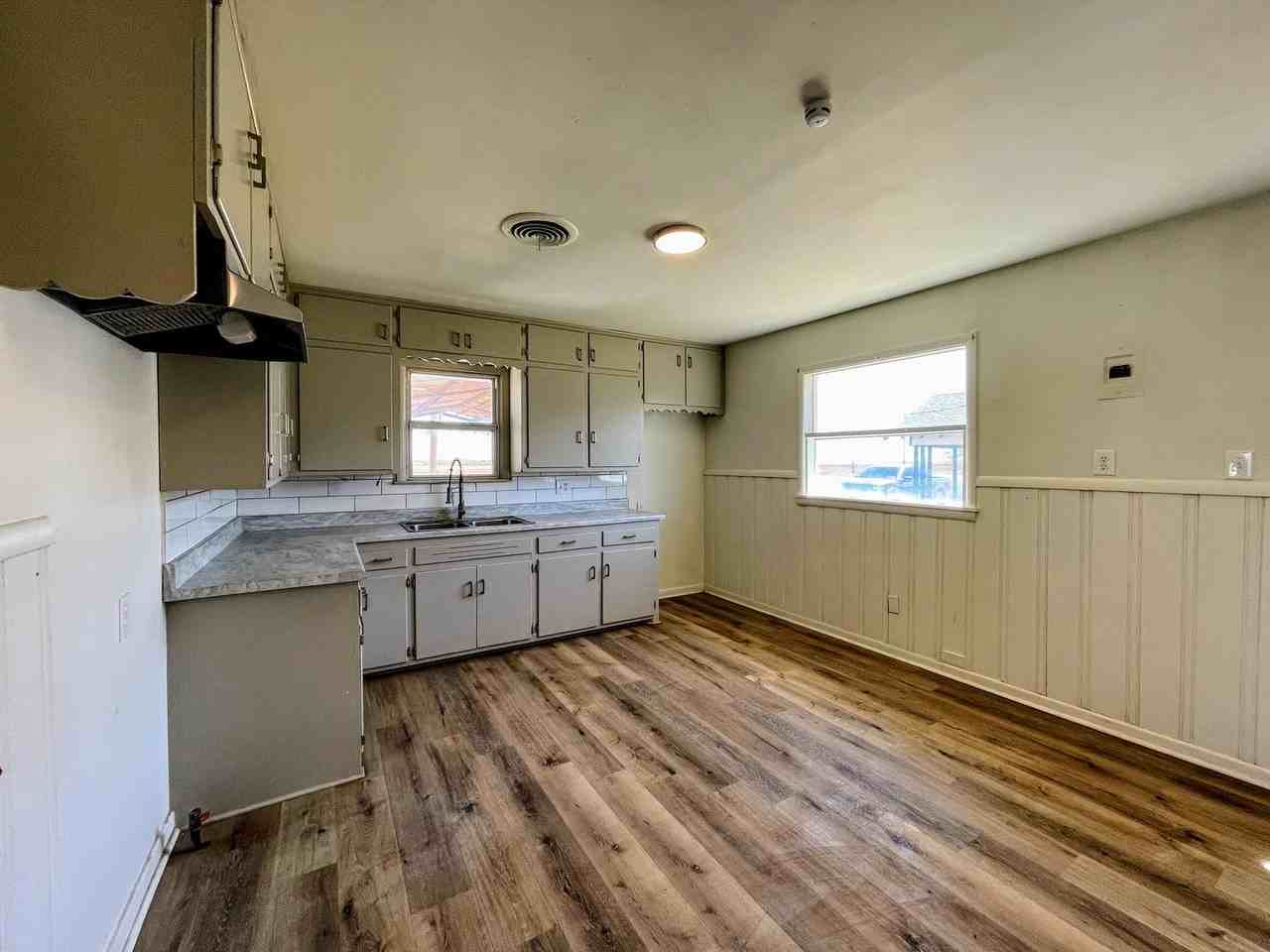 1101 S 15th St - Photo 7 of 18