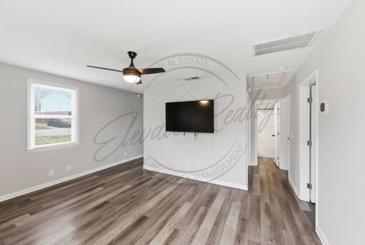 4118 Hunting Dr - Photo 5 of 26